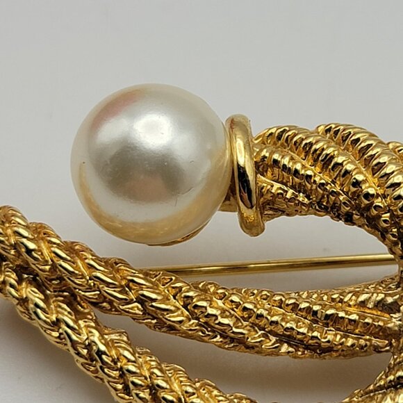 Vintage UNSIGNED Christian Dior Gold Tone Double Pearl Rope Chain Brooch 2.75" - Picture 2 of 8